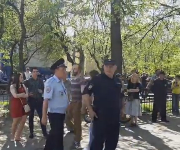 В Калуге задержано 28 сторонников Навального